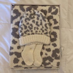 Cupcakes and Cashmere Baby Gift Set - Blanket Socks and Hat
